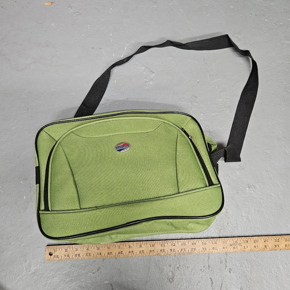 American Tourister Travel Bag with Handle Sleeve